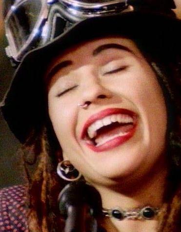 Linda Perry ("4 Non Blondes")