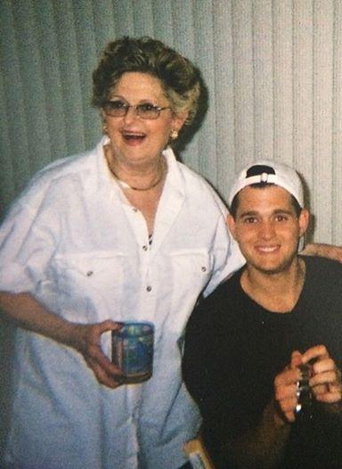 Michael Bublé su močiute