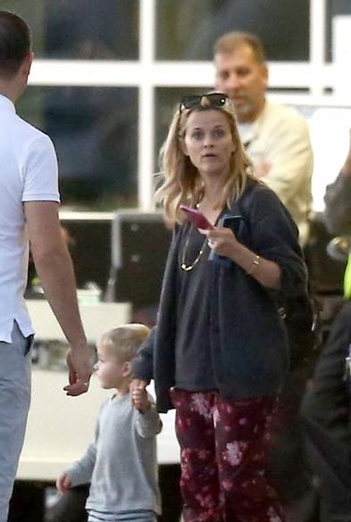 Tennessee Toth (2) & Reese Witherspoon