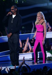 Snoop Dogg & Gwen Stefani (45)