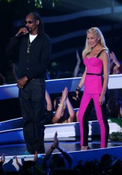 Snoop Dogg & Gwen Stefani (45)