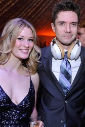 Ashley Hinshaw & Topher Grace