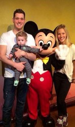 Michael Bublé su Noah & Luisana Lopilato (dešinėje)