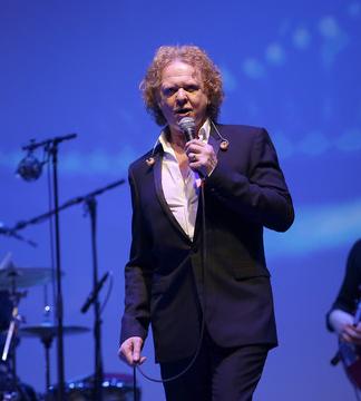 Mick Hucknall ("Simply Red")