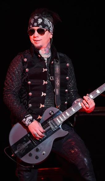 DJ Ashba