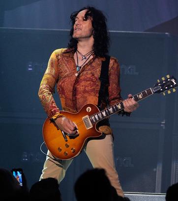 Vivian Campbell ("Def Leffard")