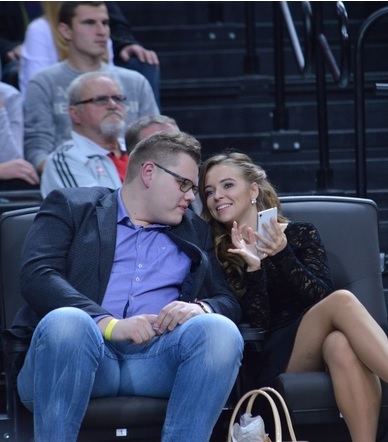 Monika Šalčiūtė (dešinėje)