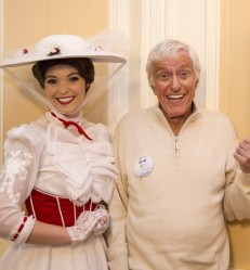 Dick van Dyke (dešinėje)