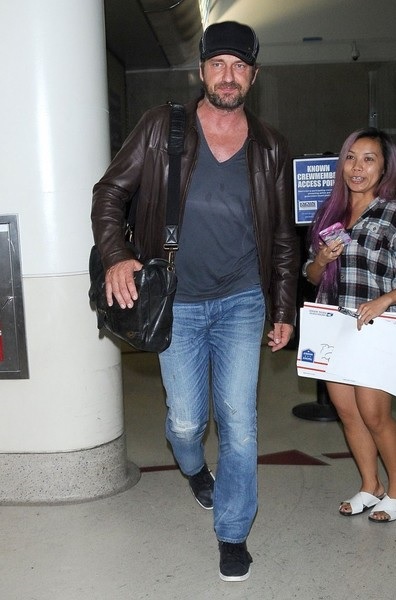 Gerard Butler (kairėje)