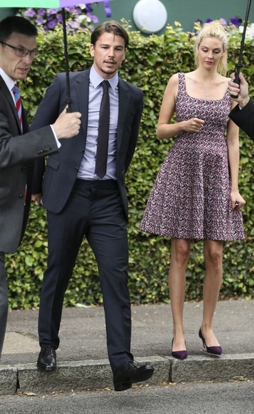 Josh Hartnett (centre) & Tamsin Egerton