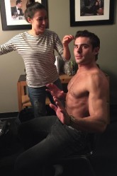 Zac Efron (dešinėje)