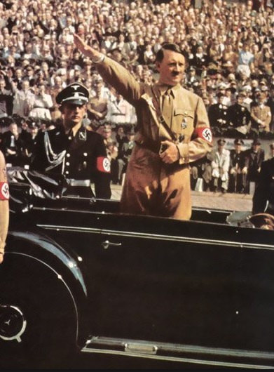 Adolf Hitler (centre)