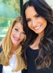 Dianna De La Garza & Demi Lovato
