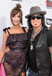 Courtney & Nikki Sixx
