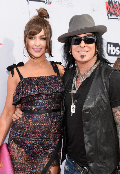 Courtney & Nikki Sixx