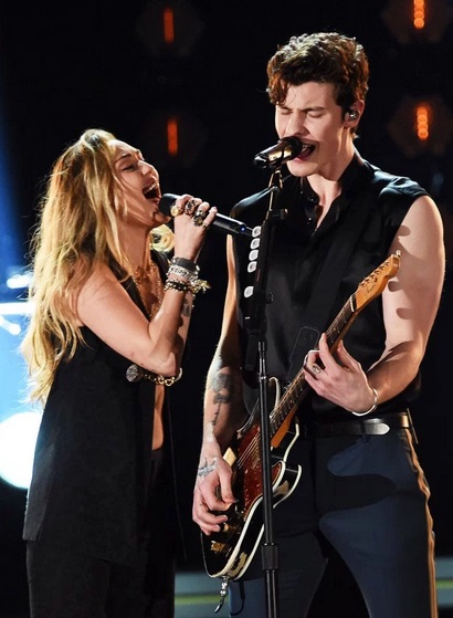 Miley Cyrus & Shawn Mendes
