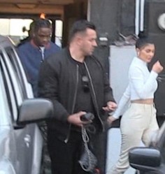 Travis Scott (k.) & Kylie Jenner (d.)