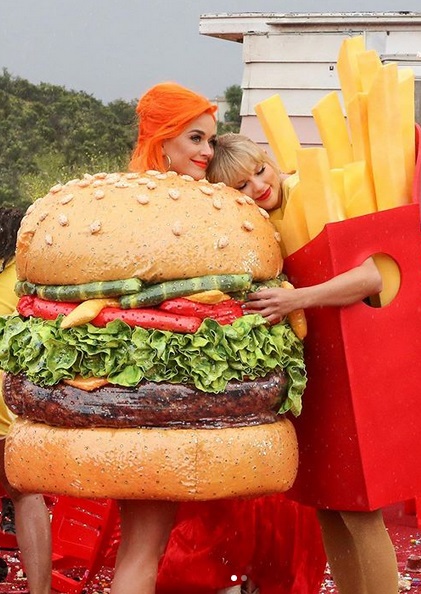 Katy Perry & Taylor Swift