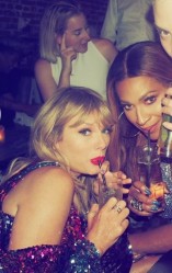 Taylor Swift & Riley Knoxx