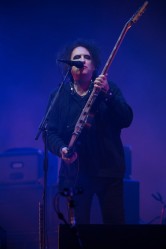 Robert Smith ("The Cure")