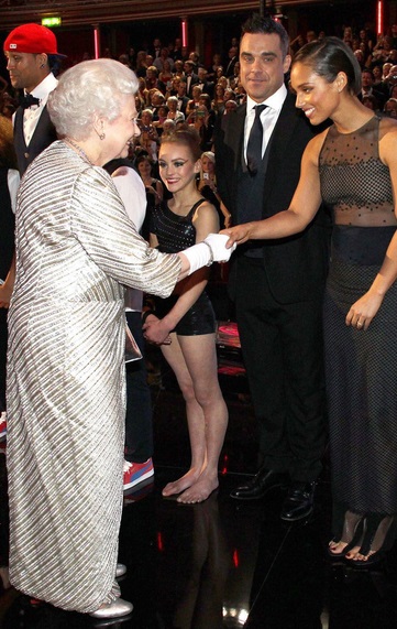 Elizabeth II, Robbie Williams & Alicia Keys