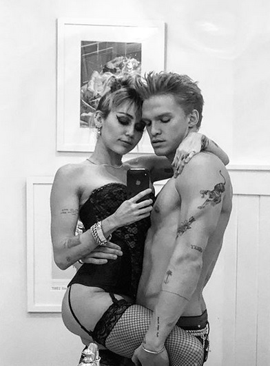 Miley Cyrus & Cody Simpson