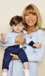 Lena Valaitis su anūku