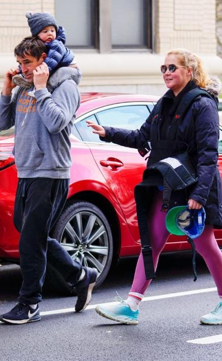 Chris Fisher su Gene & Amy Schumer