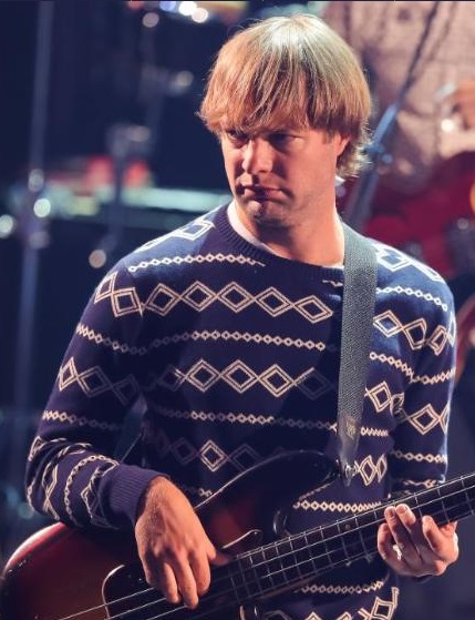 Mickey Madden ("Maroon 5")