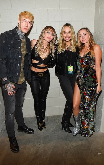 Trace, Miley, Tish & Brandi Cyrus