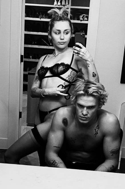 Miley Cyrus & Cody Simpson