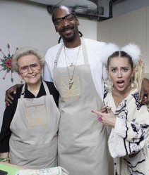 Loretta Finley, Snoop Dogg (48) & Miley Cyrus