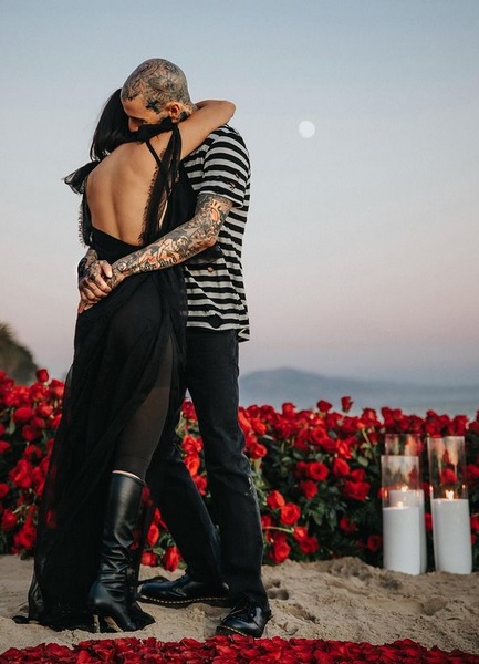 Kourtney Kardashian & Travis Barker