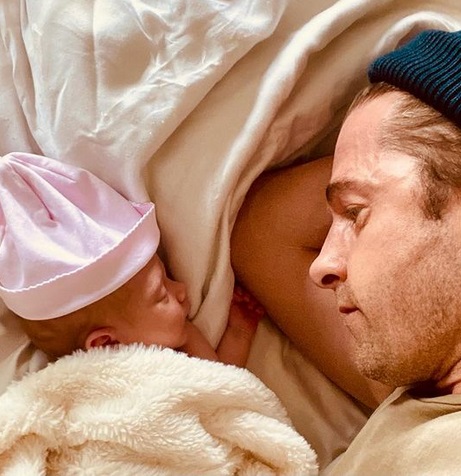 Pfeiffer Lucia & Scott Speedman