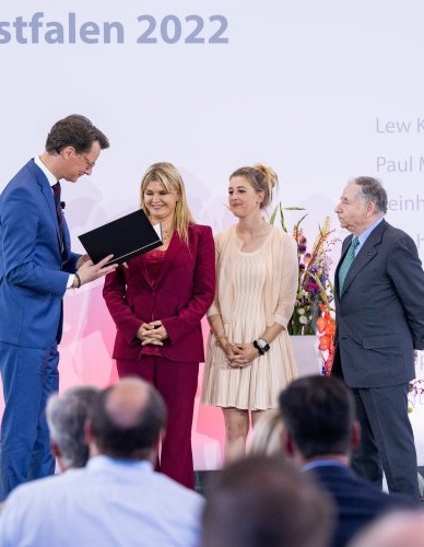 Hendrik Wüst, Corinna & Gina-Maria Schumacher & Jean Todt