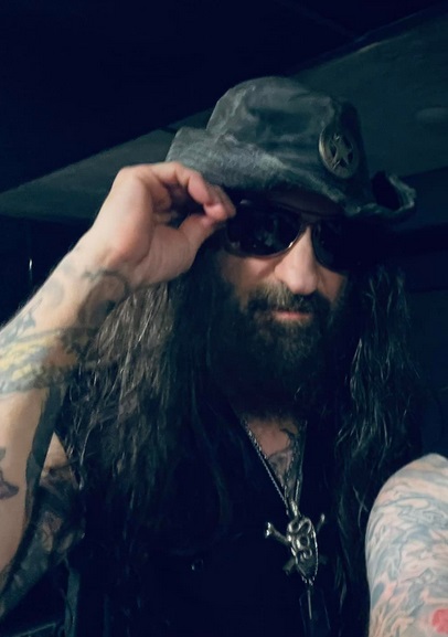 Wayne Swinny ("Saliva")