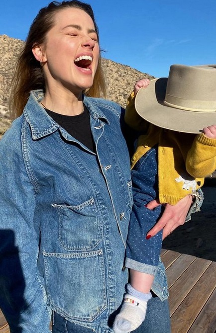 Amber Heard su Oonagh Paige