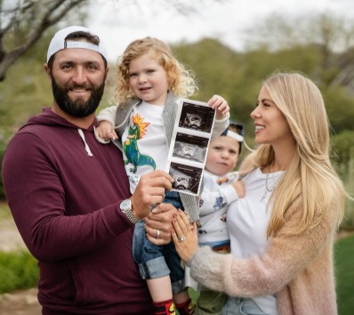 Jon Rahm su Kepa & Kelley Cahill su Eneko