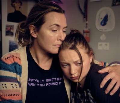 Kate Winslet & Mia Threapleton