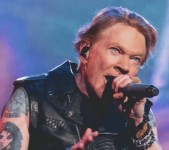 Axl Rose ("Guns N' Roses")