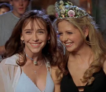 Jennifer Love Hewitt & Sarah Michelle Gellar