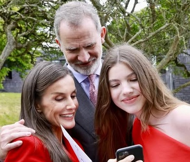 Letizia, Felipe VI & Sofía