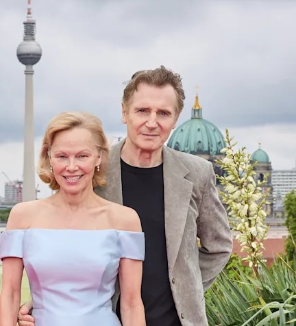 Pamela Anderson & Liam Neeson