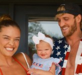 Nina Agdal su Esmé & Logan Paul