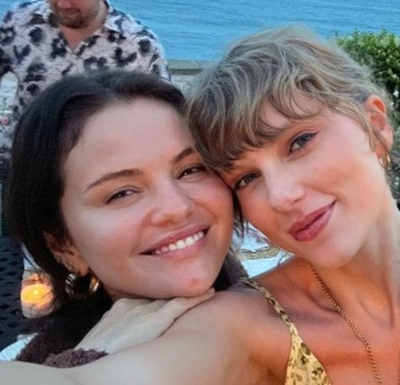 Selena Gomez & Taylor Swift