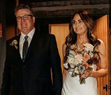 Eric Stonestreet & Lindsay Schweitzer