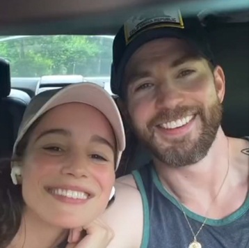 Alba Baptista ir Chris Evans