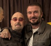 Paul „Bonehead“ Arthurs ir David Beckham (50)