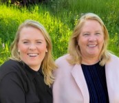 Patricia (56) ir Kathy Kelly