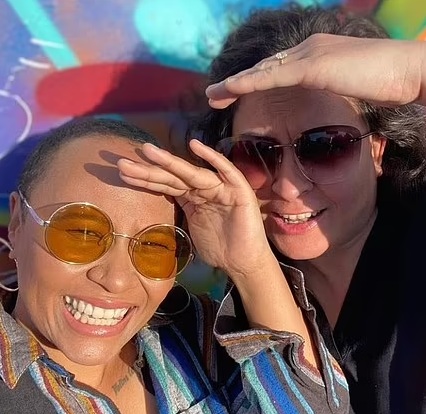 Emeli Sandé ir Yoana Karemova